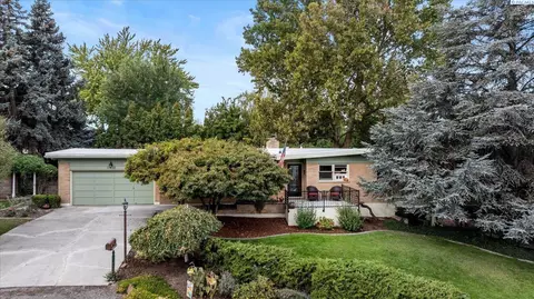 2410 S Everett Pl, Kennewick, WA 99337