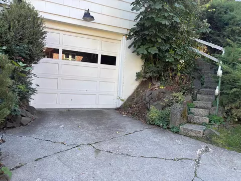 Exterior - 635 NE Michigan St, Pullman, WA 99163 photo 4 of 7