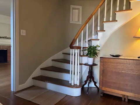 Entry Way - 635 NE Michigan St, Pullman, WA 99163 photo 2 of 5