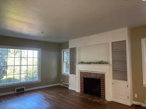 Living - 635 NE Michigan St, Pullman, WA 99163 photo 1 of 4
