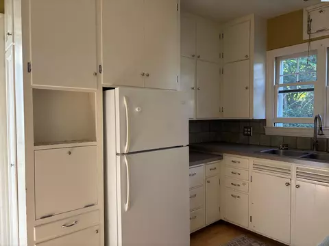 Kitchen - 635 NE Michigan St, Pullman, WA 99163 photo 2 of 4