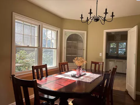 Dining - 635 NE Michigan St, Pullman, WA 99163 photo 1 of 2