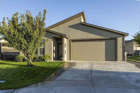 4951 Smitty Dr, Richland, WA 99352