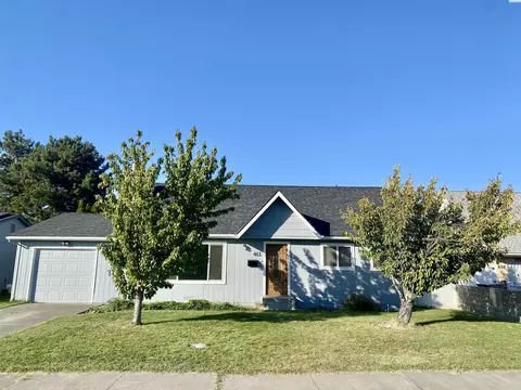 412 W 11th Ave, Kennewick, WA 99337