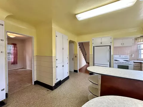 Kitchen - 935 NE C St, Pullman, WA 99163 photo 3 of 3