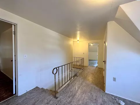 Entry Way - 935 NE C St, Pullman, WA 99163 photo 3 of 3