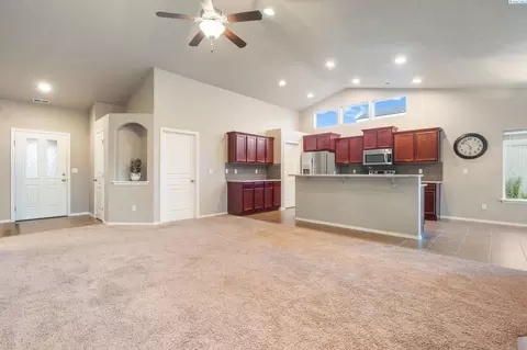 7906 Ruby Ct, Pasco, WA 99301 photo 3