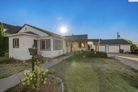 105 S Howard St, Tekoa, WA 99033