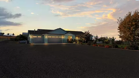 461 Summit Loop, Eltopia, WA 99330 photo 2