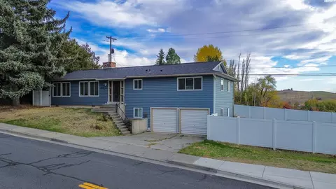 215 SE Crestview, Pullman, WA 99163 photo 1