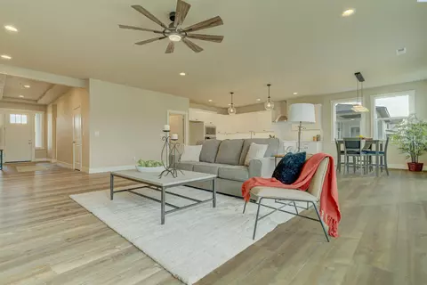 1103 N Grant Pl, Kennewick, WA 99336
