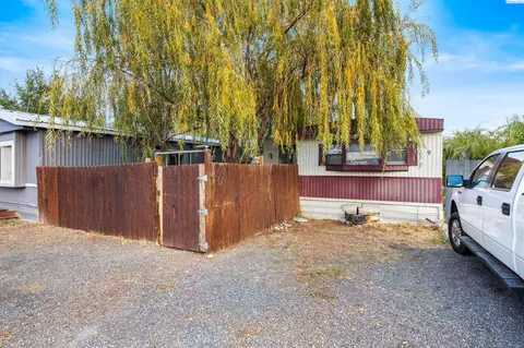 5007 W Clearwater Ave #9, Kennewick, WA 99336