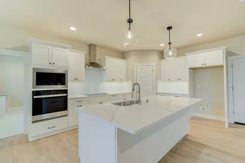 1072 N Grant Pl, Kennewick, WA 99336
