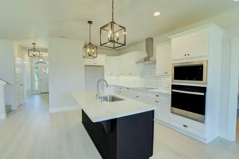 1087 N Grant Pl, Kennewick, WA 99336