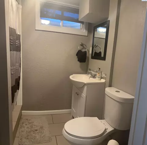 Bath - 1723 N 19th Ave, Pasco, WA 99301 photo 2 of 2