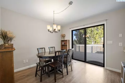 Dining - 1330 SW Wadleigh Dr, Pullman, WA 99163 photo 1 of 1