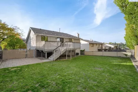 Exterior - 1330 SW Wadleigh Dr, Pullman, WA 99163 photo 5 of 5