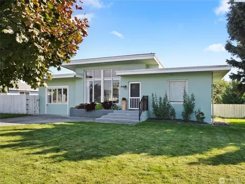 906 E Larch St, Othello, WA 99344 photo 1
