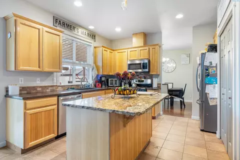 Kitchen - 5616 Taft Dr, Pasco, WA 99301 photo 1 of 3