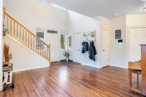 Entry Way - 5616 Taft Dr, Pasco, WA 99301 photo 4 of 7