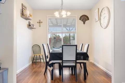 Dining - 5616 Taft Dr, Pasco, WA 99301 photo 1 of 2