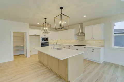 1070 N Grant Pl, Kennewick, WA 99336