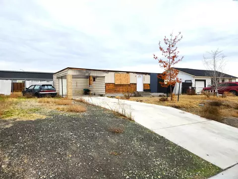 403 S Cedar Ave, Pasco, WA 99301 photo 2