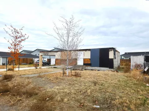 403 S Cedar Ave, Pasco, WA 99301 photo 3