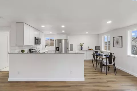 Kitchen - 1915 Riverview Dr, Pasco, WA 99301 photo 1 of 3
