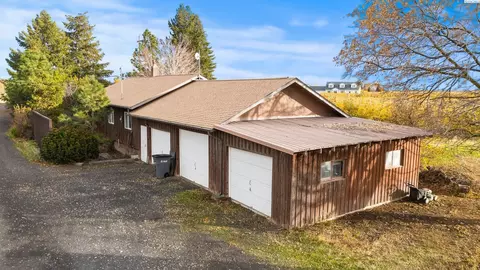 750 Potter Rd, Tieton, WA 98947