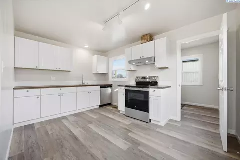 501 S Fir St, Kennewick, WA 99336