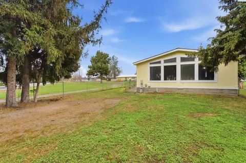 Exterior - 9715 W Court St, Pasco, WA 99301 photo 8 of 14