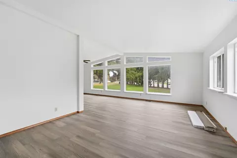 Living - 9715 W Court St, Pasco, WA 99301 photo 6 of 9