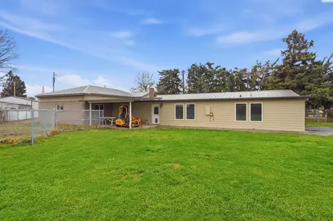 Exterior - 9715 W Court St, Pasco, WA 99301 photo 11 of 14
