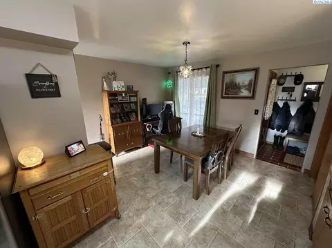 Dining - 2002 N Cedar St, Colfax, WA 99111 photo 1 of 3