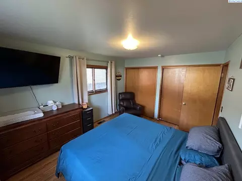 Bedroom - 2002 N Cedar St, Colfax, WA 99111 photo 2 of 5