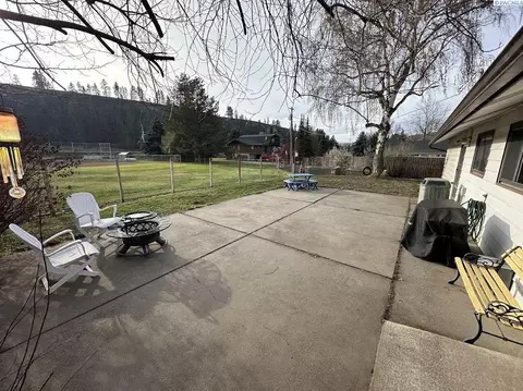 Exterior - 2002 N Cedar St, Colfax, WA 99111 photo 3 of 8