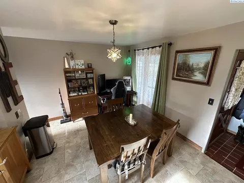 Dining - 2002 N Cedar St, Colfax, WA 99111 photo 3 of 3