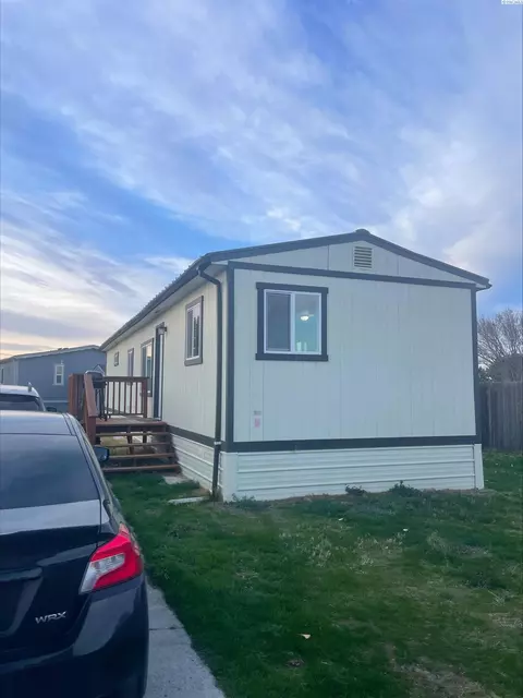 3324 W 19th Ave #111, Kennewick, WA 99338