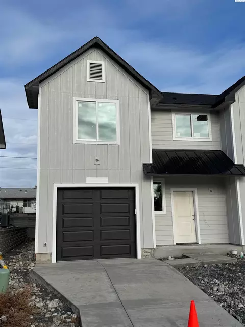 3499 W 6th Pl, Kennewick, WA 99336