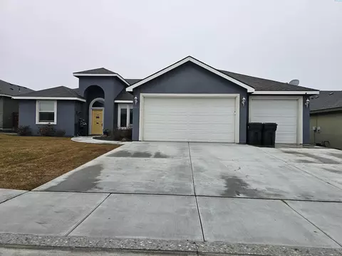Exterior - 6014 Cotswold Ln, Pasco, WA 99301 photo 2 of 6