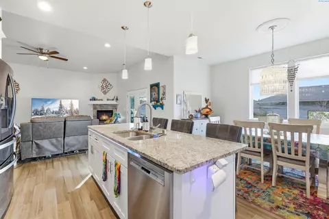 Kitchen - 6014 Cotswold Ln, Pasco, WA 99301 photo 3 of 3