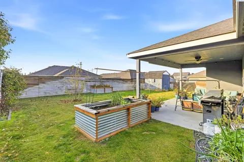 Exterior - 6014 Cotswold Ln, Pasco, WA 99301 photo 6 of 6