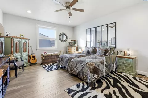 Bedroom - 6014 Cotswold Ln, Pasco, WA 99301 photo 1 of 6