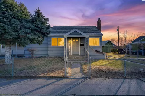 720 W Sylvester St, Pasco, WA 99301 photo 1