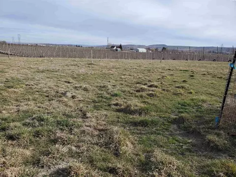 Nkn Dekker Rd, Outlook, WA 98938