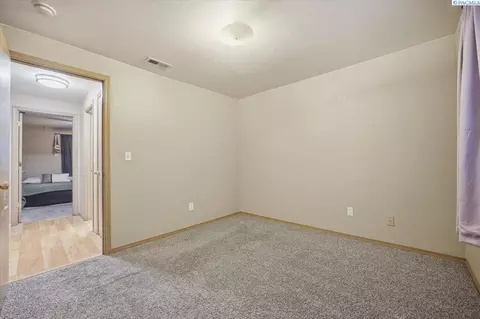 Bedroom - 9703 Percheron Dr, Pasco, WA 99301 photo 5 of 8