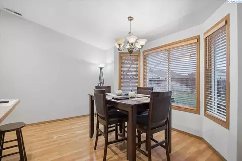 Dining - 9703 Percheron Dr, Pasco, WA 99301 photo 1 of 2