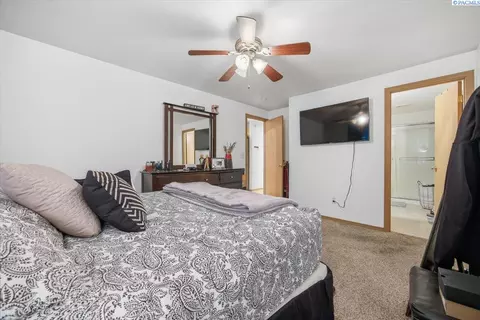 Bedroom - 9703 Percheron Dr, Pasco, WA 99301 photo 2 of 8