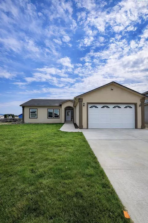 304 Victoria St, Sunnyside, WA 98944